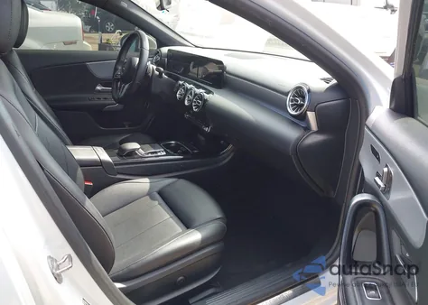 2020 Mercedes-Benz A 220 z USA, uszkodzony, nr VIN W1K3G4EB4LJ201575